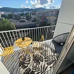 Apartmán T2 Avec Parking, Loggia, Vue Puy De Dome