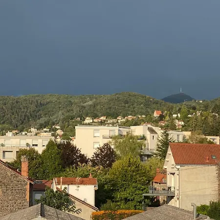 T2 Avec Parking, Loggia, Vue Puy De Dôme Appartement