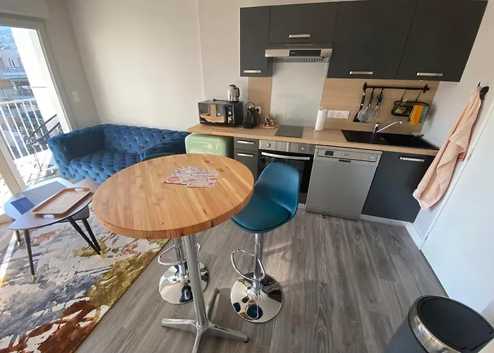 T2 Avec Parking, Loggia, Vue Puy De Dome 아파트